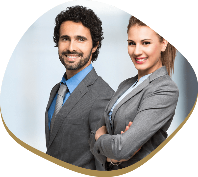 portrait-smiling-business-people-min